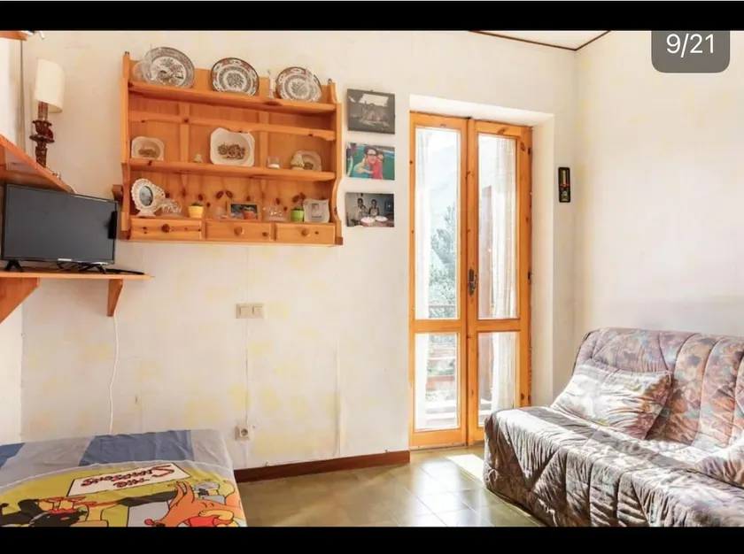 The Sunshine Cottage - Image 1