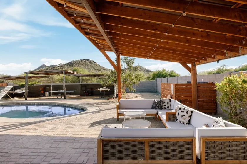 Mtn Views, Rancher style backyard - Image 1