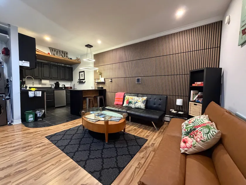 2BR City Stay/ Walkable - Close to Uni & Hospitals - Image 1