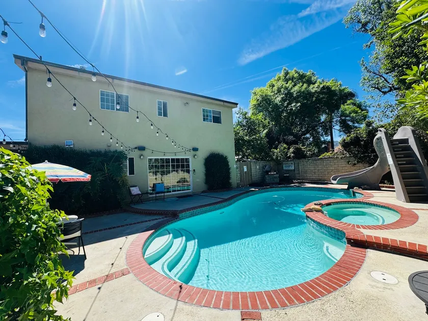 Private Guesthouse with Pool & Spa - Image 1