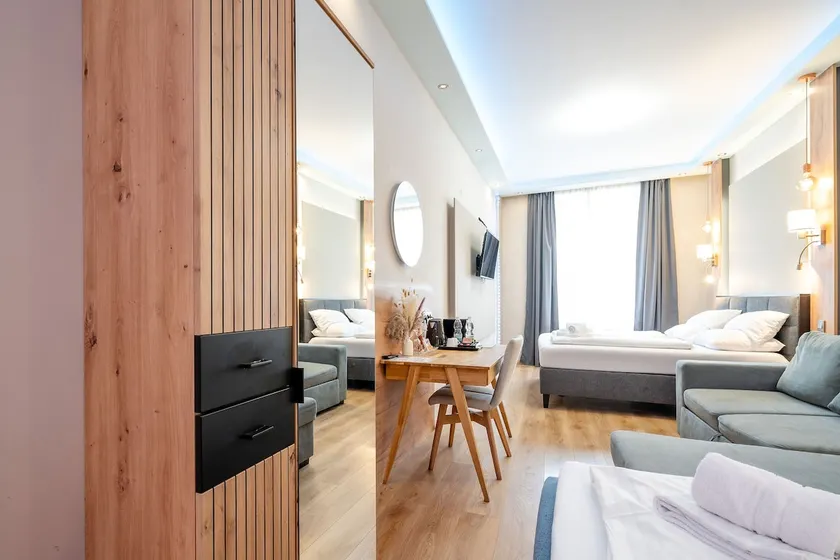 Modern studio suite with air conditioning - Image 1