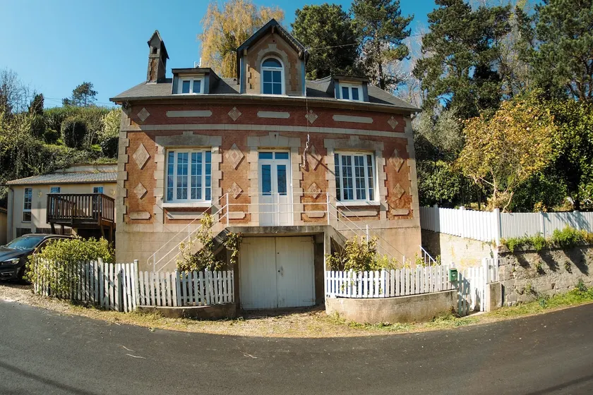 Large villa typical from Normandy, by the sea, for seminars and holidays in 2013 - Image 1