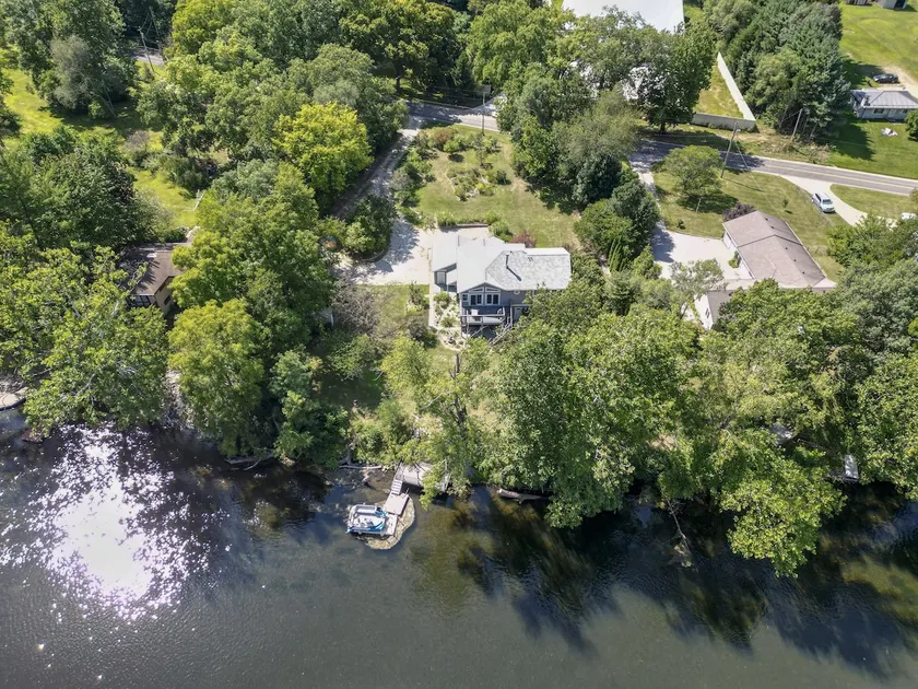 The Governor's Landing on the River - Image 1