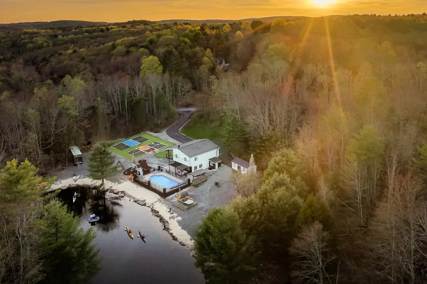 Exclusive Lakeside Retreat- Pool/2HotTub/Sauna/RV - Image 1