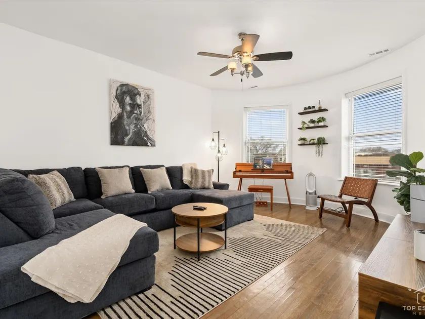 3BR w/ Private Patio • 5 Min to UChicago - Image 1