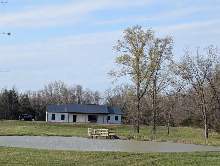 Newly built Shouse near MTL! - Image 1