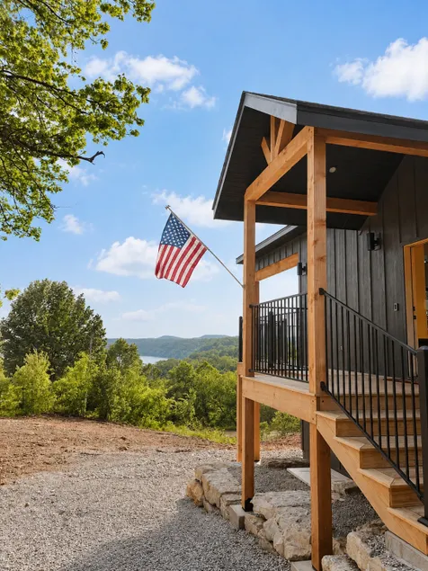 The Lookout - Hot Tub - Lake View - Luxury - Image 1