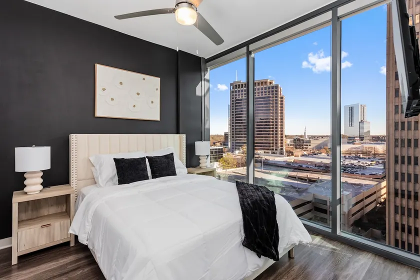*Skyline Buckhead High-rise self check-in Balcony* - Image 1