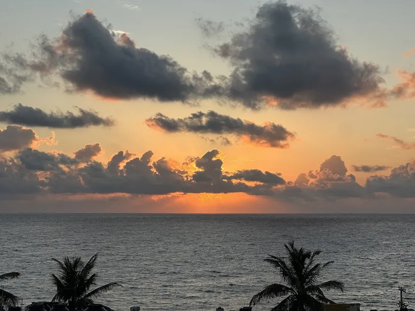 2 bdrm apt with 360 Views - Image 1