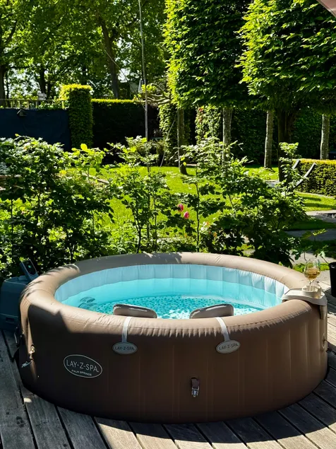 RhineView: waterfront luxury (+jacuzzi!) - Image 1