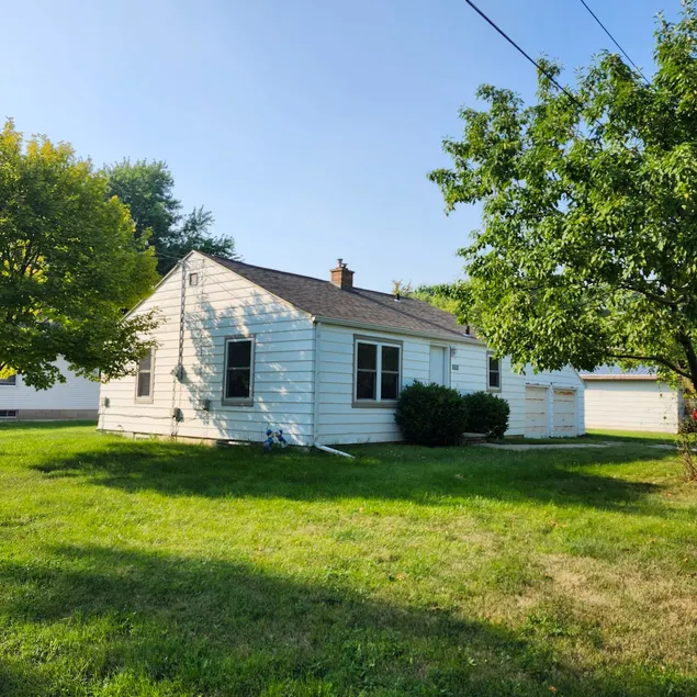 House in the heart of green bay - Image 1