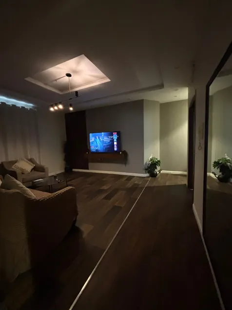 Deluxe Apartment, Prime Location - Image 1