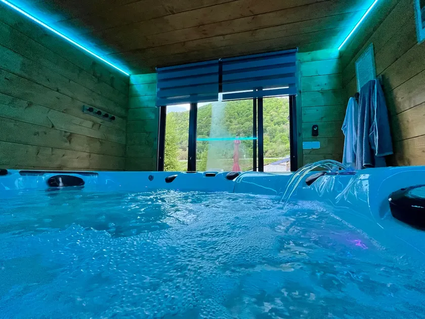130 m2 house, jacuzzi & mountain view 15 min Luchon - Image 1