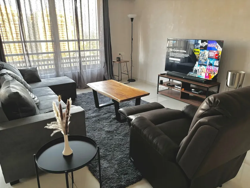 Contemporary apartment_City skyline view - Image 1