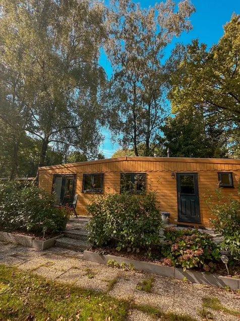 Pleuntje forest cottage in the countryside with a fenced garden - Image 1
