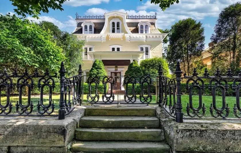 New! Victorian Mansion Downtown - Image 1