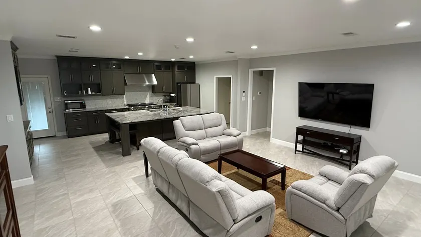 Sleeps 8 | 2 King+Queen | 2 Acres Home | Hwy 380 - Image 1