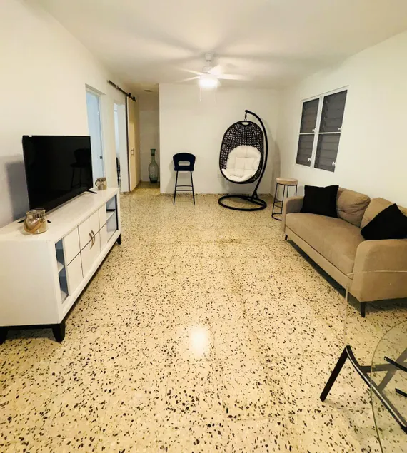 Modern Apt 10 Mnts to Famous Beach AC WiFi - Image 1