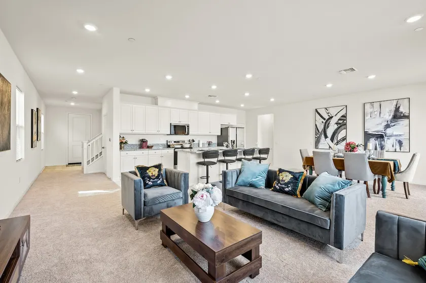 Near UCR | 6BR 4BA | 11 Beds | Great for Groups - Image 1