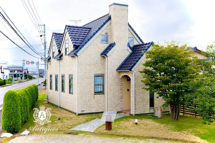 11-Minute Walk from the Station | Elegant Antique Private Accommodation | Maximum of 10 Guests | Free Parking for 5 Cars [Antiques Gifu Kan] - Image 1
