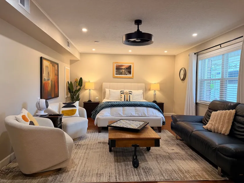 Vista Vibes - Upscale Comfort Near Lake Dora - Image 1