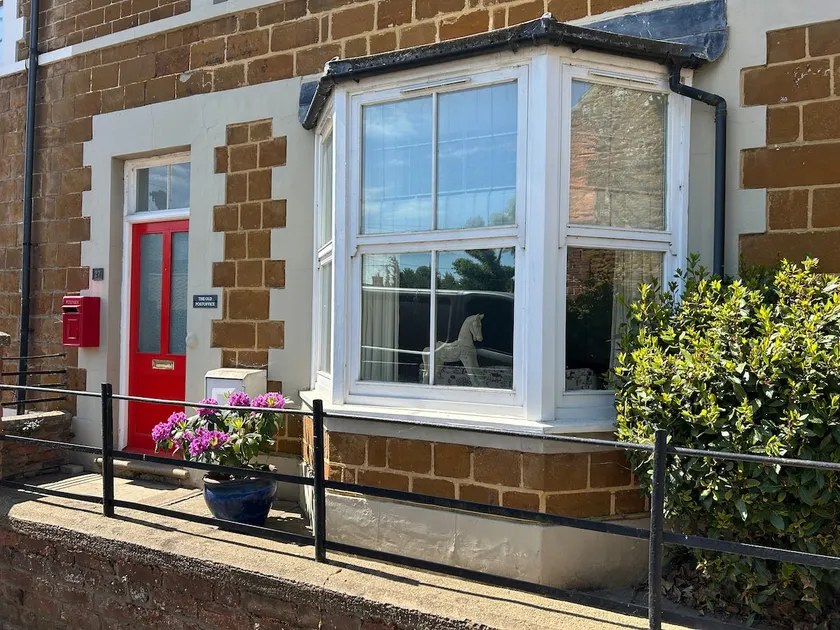 Renovated cottage close to beach - Image 1