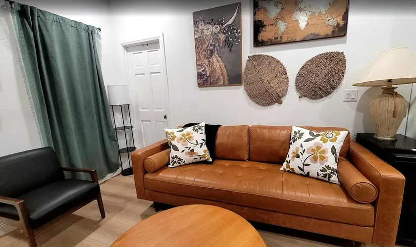 Modern Stay w Granite Island & Detroit River Views - Image 1