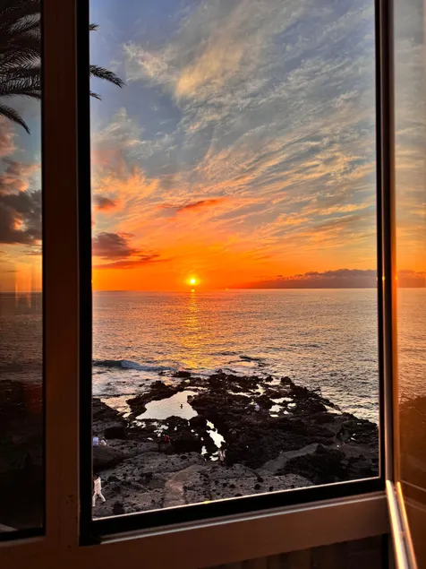 Loft with an ocean view - Image 1