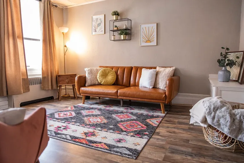Historic Cozy Apartment - Image 1