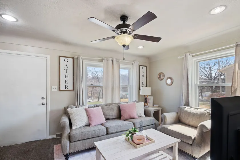 Cozy & Welcoming Small House near Downtown - Image 1