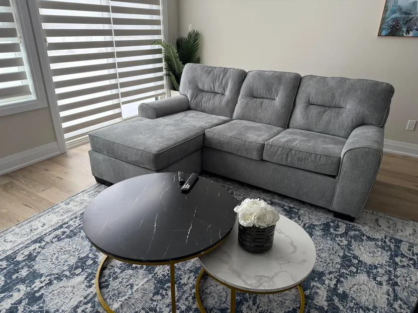 Cozy 3 Bedroom Townhome Hyde Park Mall & Western University - Image 1