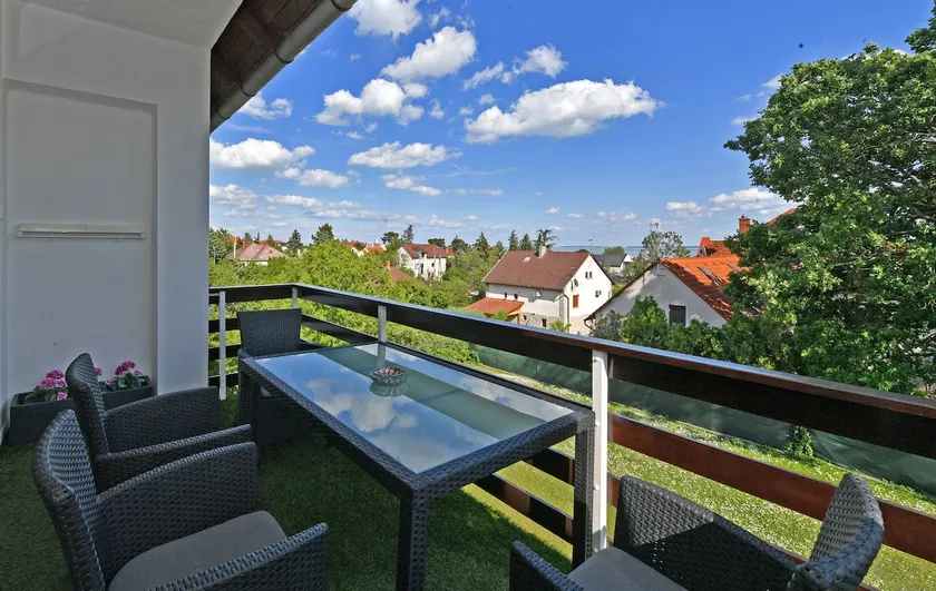 Blackbird Apartment - Image 1