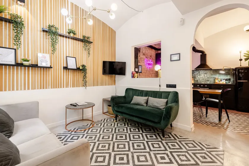 Group Townhouse · Rooftop Terrace · Sleeps 7 - Image 1