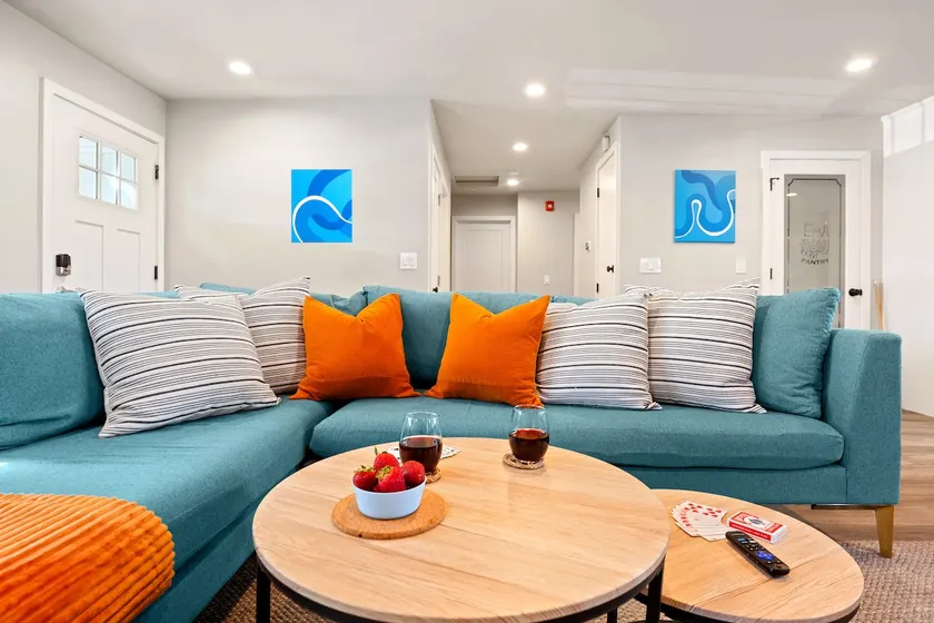 NEW! Modern Escape w Private Views & Pool Table AC - Image 1