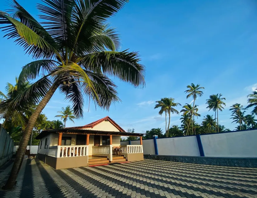 Aasare Beach House - Image 1