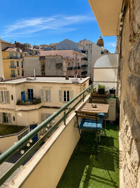 Cozy & Air-conditioned • Nice Center – 5 min Sea & Tram - Image 1