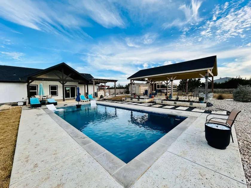 Hill Country Retreat - Image 1