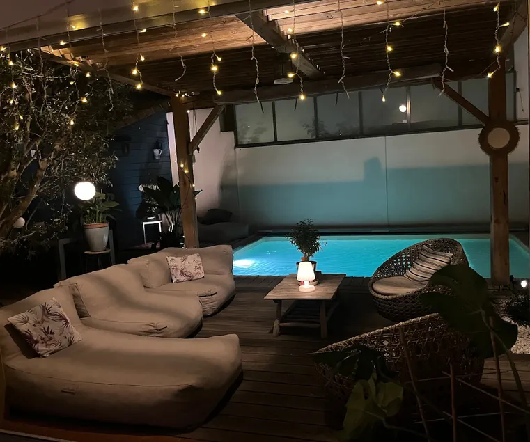 Holiday villa with heated pool - Image 1