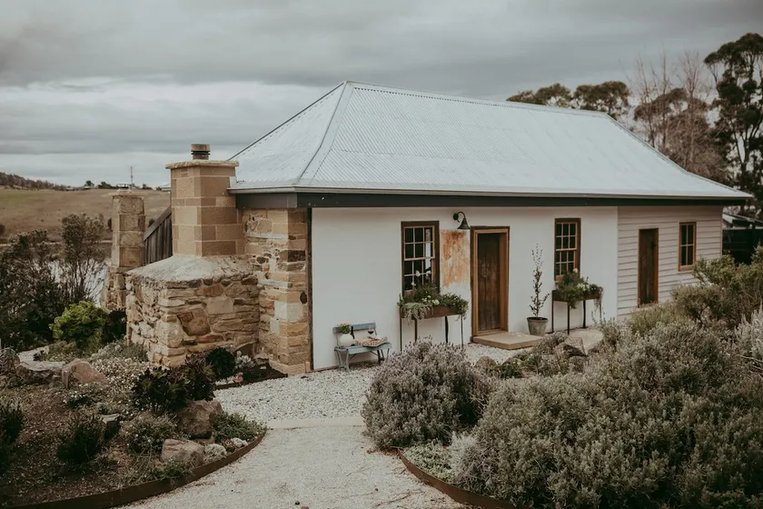 A Historic Post House, 40 minutes from Hobart - Image 1