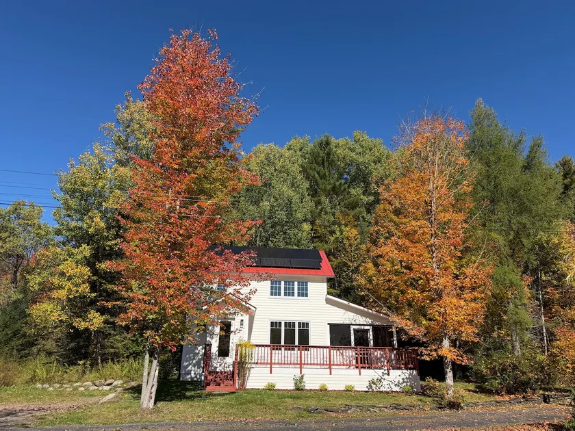 Lakeside Vermont Retreat - Image 1