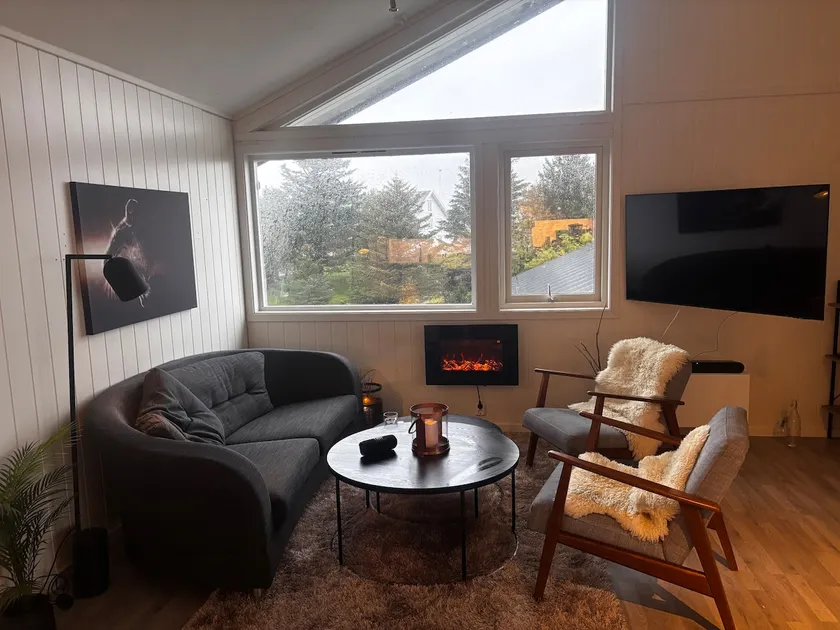 Reine City Apartments Nr.5-Top floor with balcony - Image 1