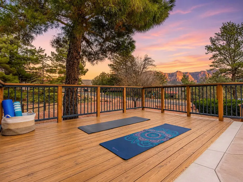 Hummingbird Zen Haven- With Red Rock Views - Image 1