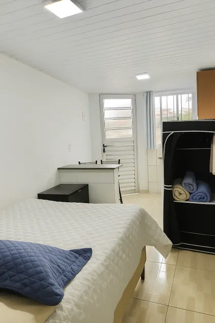 Complete studio apartment with parking. - Image 1