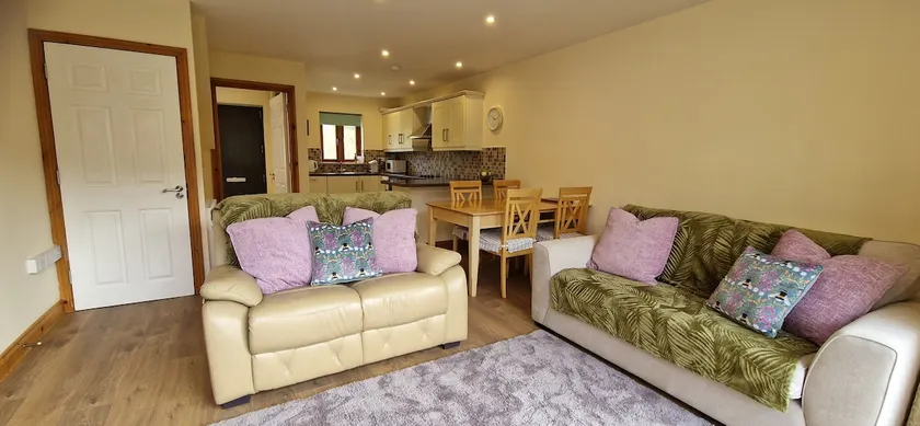 Tinahely 2 Bed House - Image 1