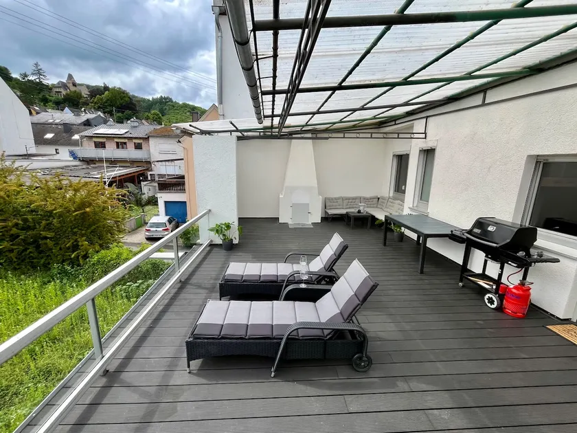 • Billiards • Air Hockey • Kingsize Beds • BBQ - Image 1