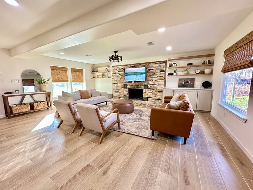 Lakehouse on Lake Corpus Christi - Image 1