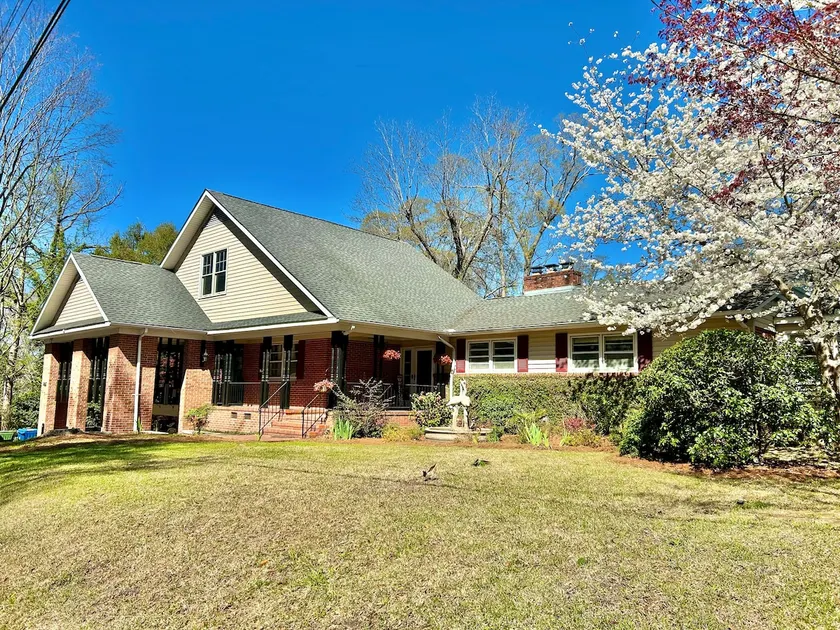 Spacious 3 bd Home with Office, GameRoom & Balcony - Image 1