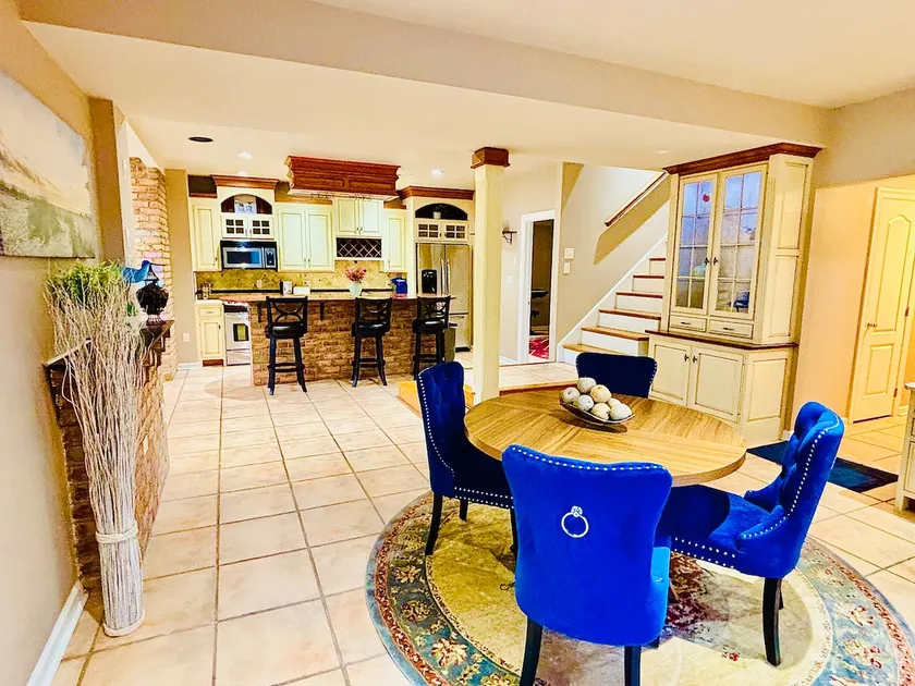 Sleeps 4 to 5/kitchen, bath, media room, pool - Image 1