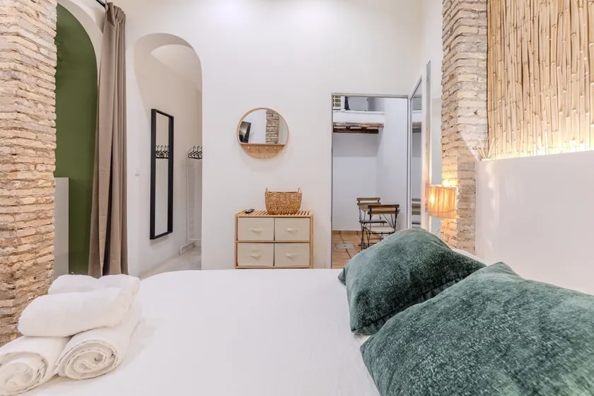Green & Natural Apartment - Image 1