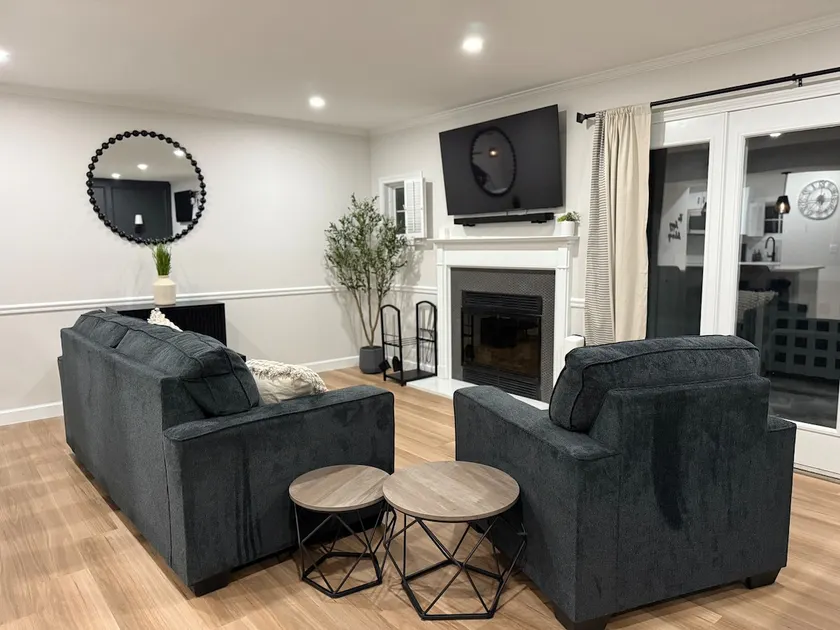 Newly Renovated Villa with King Bed at Norwich Spa - Image 1